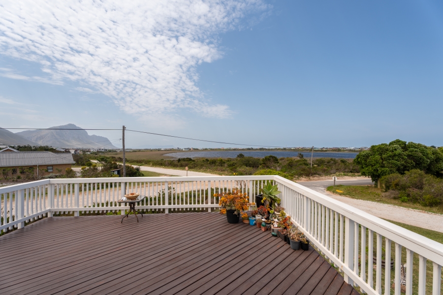 4 Bedroom Property for Sale in Bettys Bay Western Cape